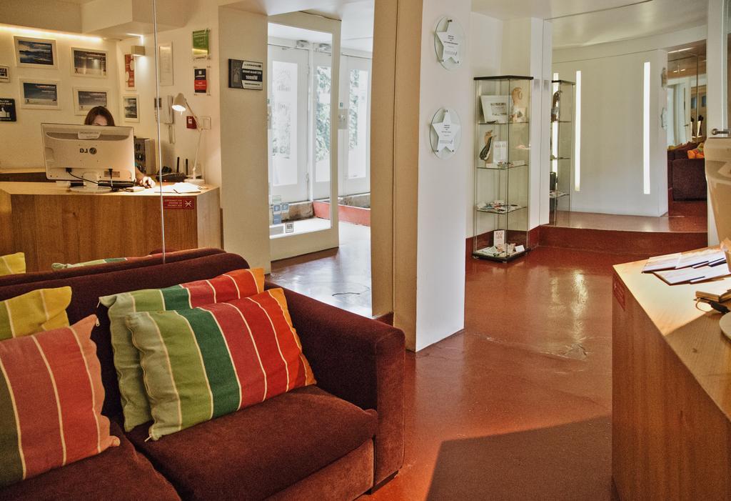 Hostal Spot *